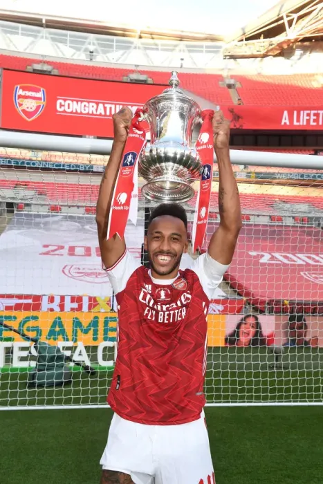 Framed Print : Arsenal's Aubameyang Celebrates FA Cup Victory Over Chelsea in Empty Wembley Amidst Coronavirus Pandemic