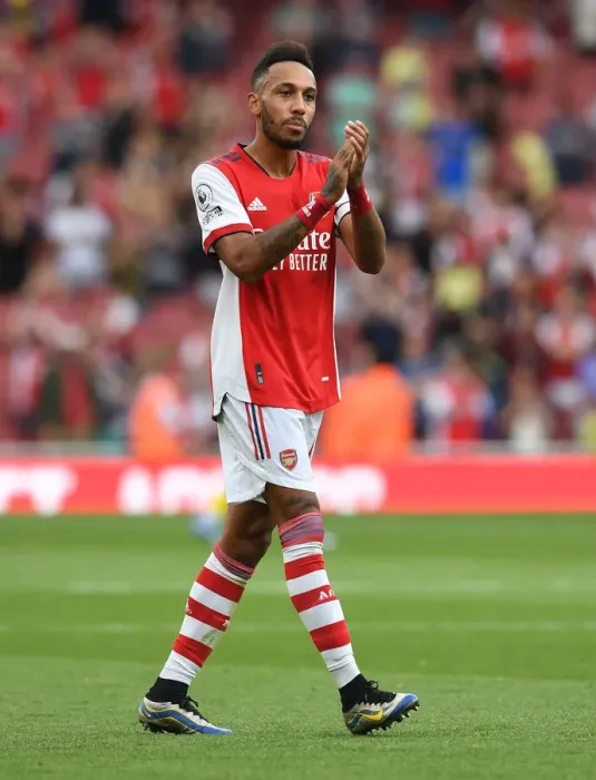 Framed Print : Arsenal's Aubameyang Celebrates with Fans after Arsenal v Norwich City Victory (2021-22) Framed Print : Arsenal's Aubameyang Celebrates with Fans after Arsenal v Norwich City Victory (2021-22)