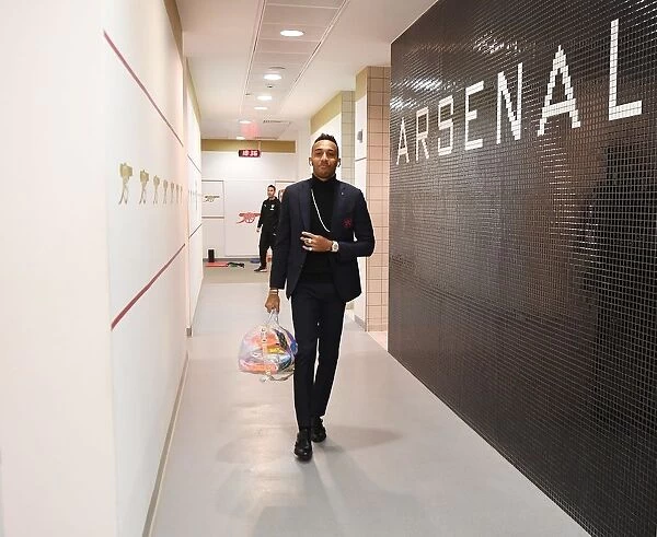 Arsenal's Aubameyang in the Changing Room: Focus and Determination Before Arsenal vs Valencia - UEFA Europa League Semi-Final