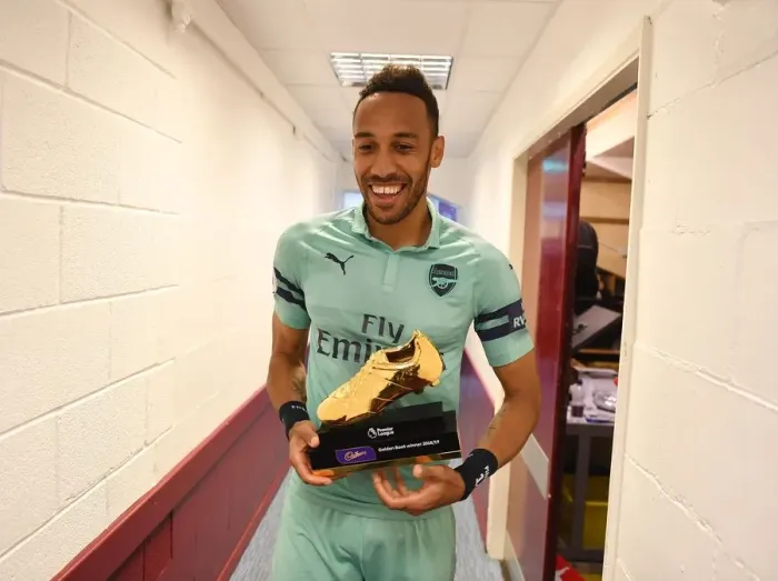 Framed Print : Arsenal's Aubameyang Claims 2018-19 Premier League Golden Boot at Burnley