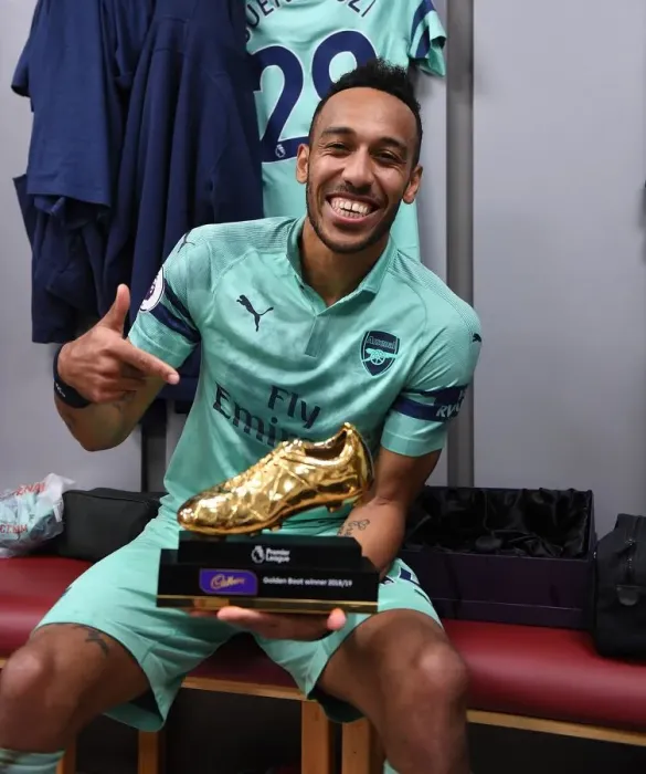 Framed Print : Arsenal's Aubameyang Claims 2018-19 Premier League Golden Boot at Burnley