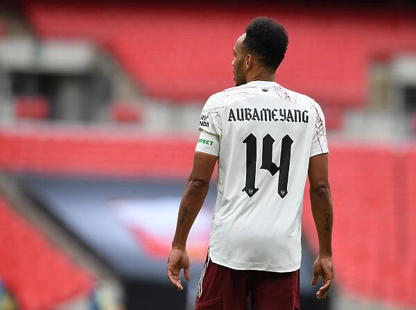 Arsenal's Aubameyang Clashes with Liverpool in FA Community Shield Battle