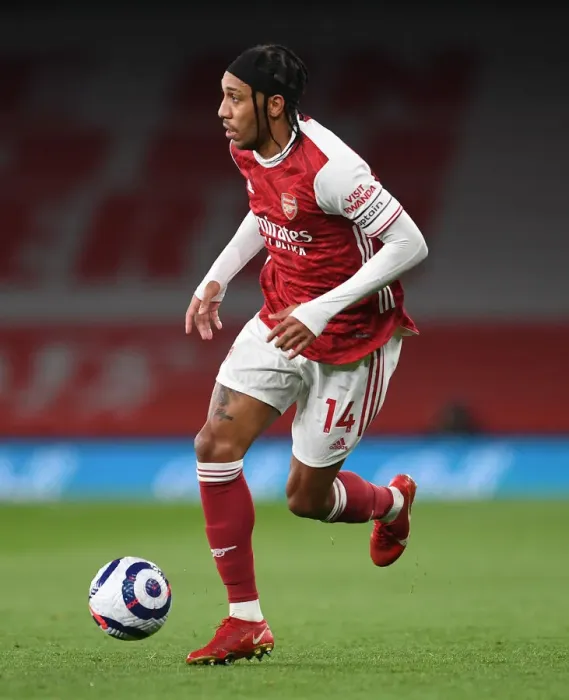 Framed Print : Arsenal's Aubameyang Faces Liverpool in Intense Premier League Clash Framed Print : Arsenal's Aubameyang Faces Liverpool in Intense Premier League Clash