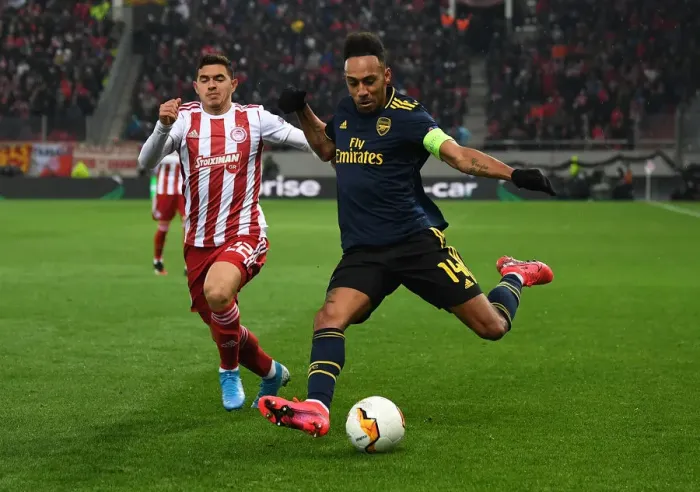 Framed Print : Arsenal's Aubameyang Faces Off Against Olympiacos Lovera in Europa League Clash Framed Print : Arsenal's Aubameyang Faces Off Against Olympiacos Lovera in Europa League Clash
