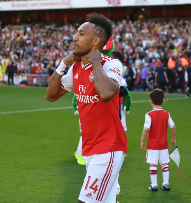 Framed Print : Arsenal's Aubameyang Gears Up for Arsenal v Tottenham Showdown (2019-20)