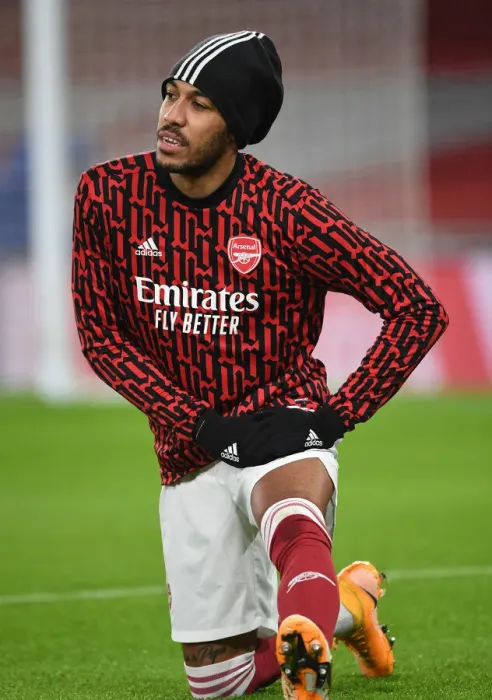 Framed Print : Arsenal's Aubameyang Gears Up for Palace Clash in Empty Emirates Stadium (2021) Framed Print : Arsenal's Aubameyang Gears Up for Palace Clash in Empty Emirates Stadium (2021)