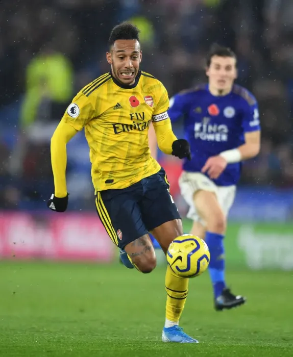 Framed Print : Arsenal's Aubameyang Goes Head-to-Head with Leicester City in Premier League Clash