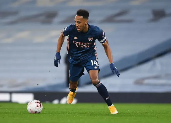 Framed Print : Arsenal's Aubameyang Goes Head-to-Head with Manchester City in Premier League Battle (2020-21)