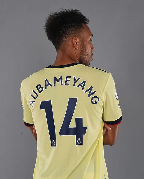 Arsenal's Aubameyang Kicks Off 2021-22 Season at London Colney
