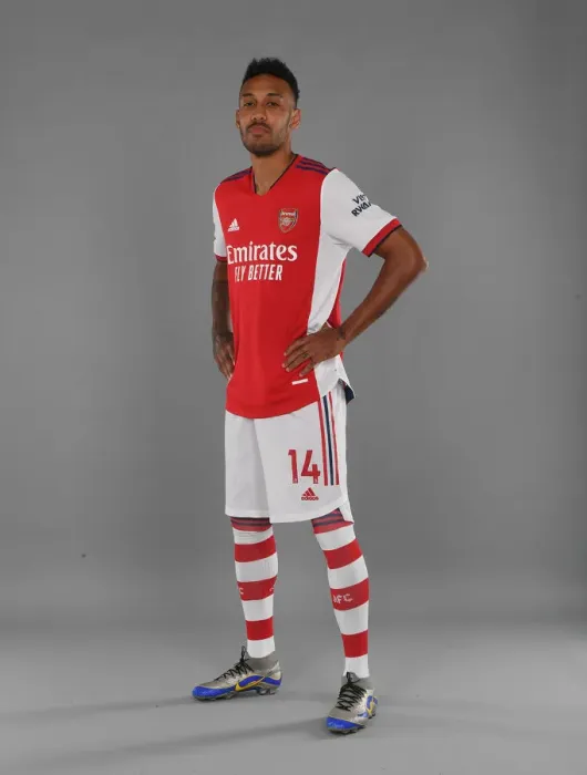 Framed Print : Arsenal's Aubameyang Kicks Off New Season at Training Ground Framed Print : Arsenal's Aubameyang Kicks Off New Season at Training Ground