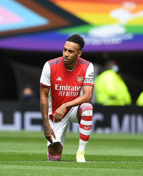 Arsenal's Aubameyang Kneels Before Tottenham: The MIND Series 2021-22