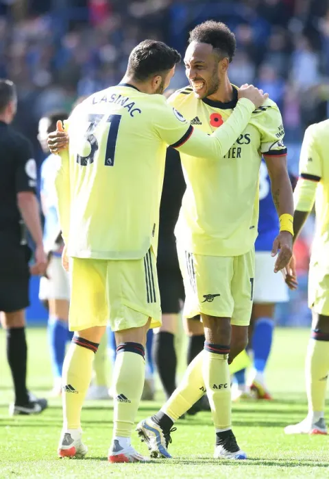 Framed Print : Arsenal's Aubameyang and Kolasinac Celebrate Win Against Leicester City (2021-22)