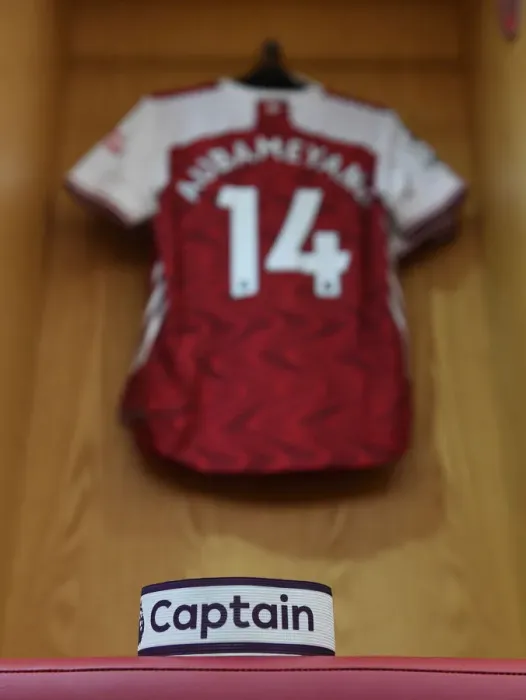 Framed Print : Arsenal's Aubameyang Leads Empty Emirates Stadium: Arsenal v Sheffield United (2020-21)
