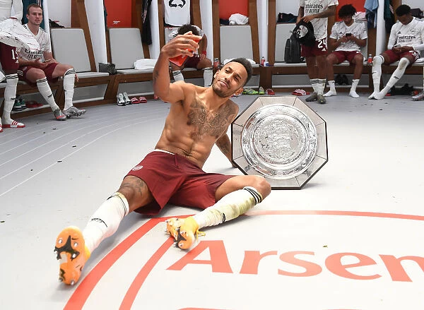 Arsenal's Aubameyang Lifts FA Community Shield after Victory over Liverpool
