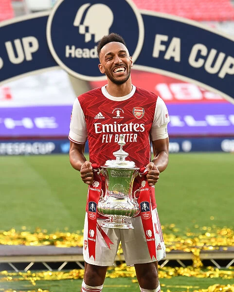 Arsenal's Aubameyang Lifts Empty FA Cup: Historic Victory over Chelsea in Empty Wembley Stadium