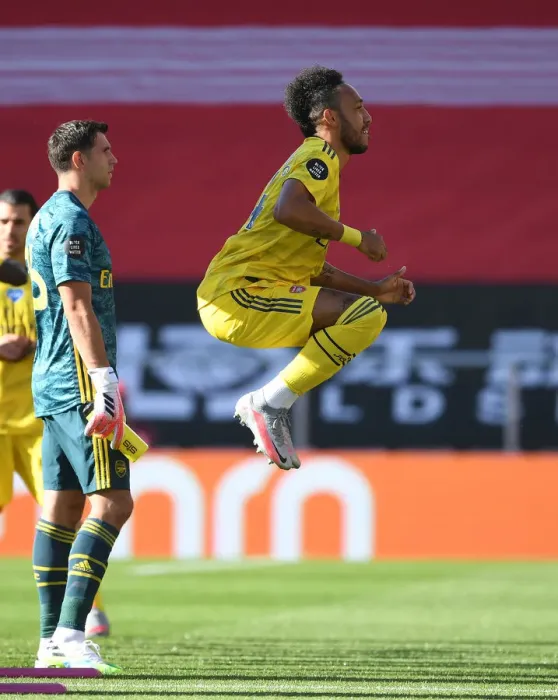 Framed Print : Arsenal's Aubameyang and Martinez Prepare for Southampton Clash (Premier League 2019-20)
