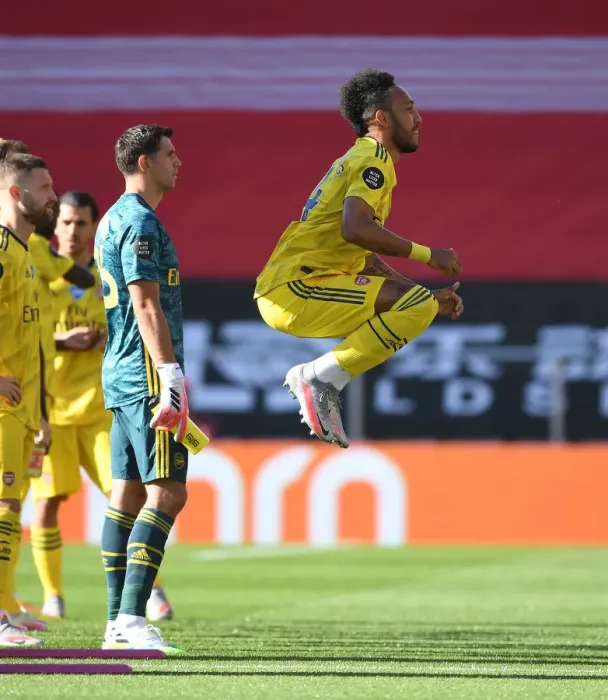 Framed Print : Arsenal's Aubameyang and Martinez Before Southampton Clash (2019-20)