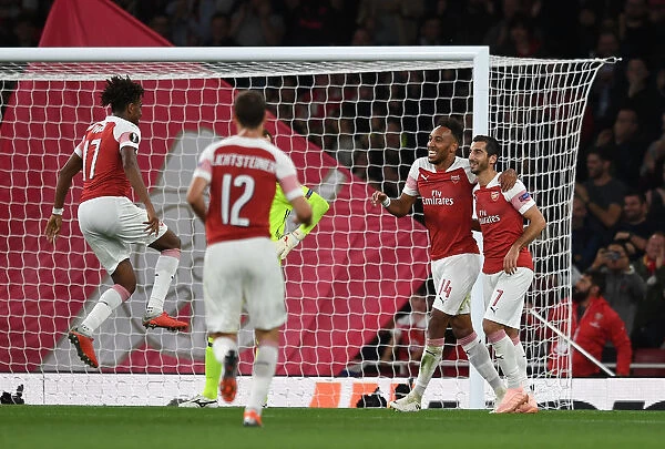 Arsenal's Aubameyang and Mkhitaryan Celebrate Goals in Europa League Win over Vorskla Poltava