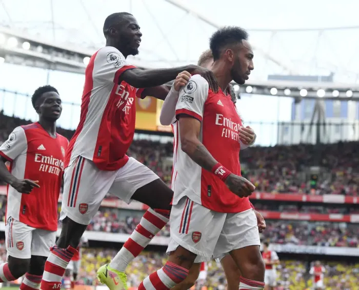 Framed Print : Arsenal's Aubameyang and Pepe Celebrate Goal Against Norwich City (2021-22)