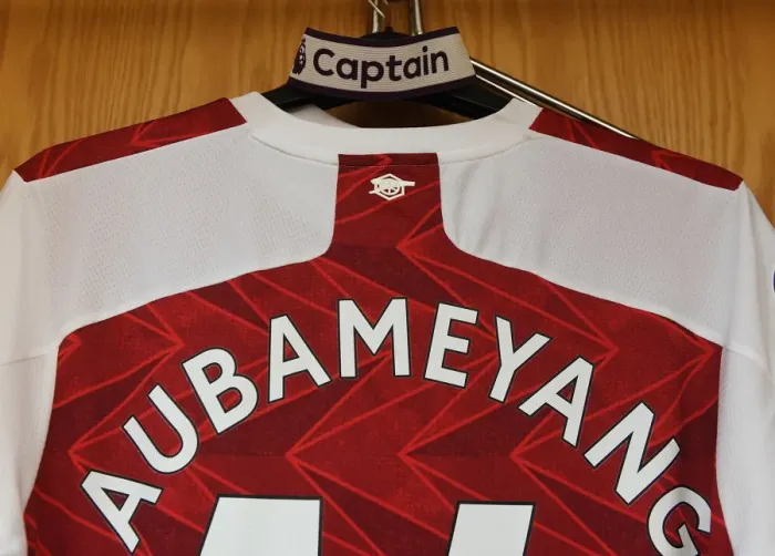 Framed Print : Arsenal's Aubameyang Prepares for Sheffield United Clash in Empty Emirates Stadium (2020-21)