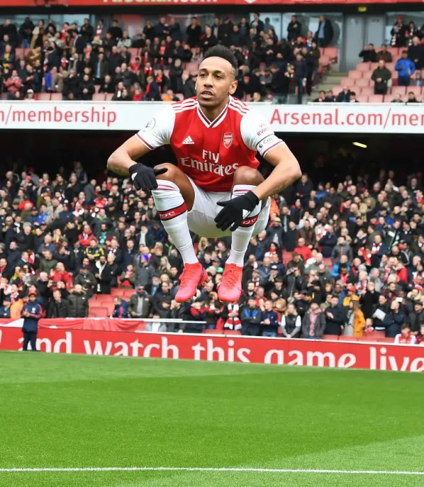 Framed Print : Arsenal's Aubameyang Readies for Premier League Clash Against West Ham