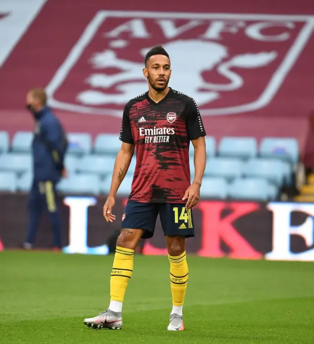 Framed Print : Arsenal's Aubameyang: Ready for Battle in Aston Villa Showdown Framed Print : Arsenal's Aubameyang: Ready for Battle in Aston Villa Showdown