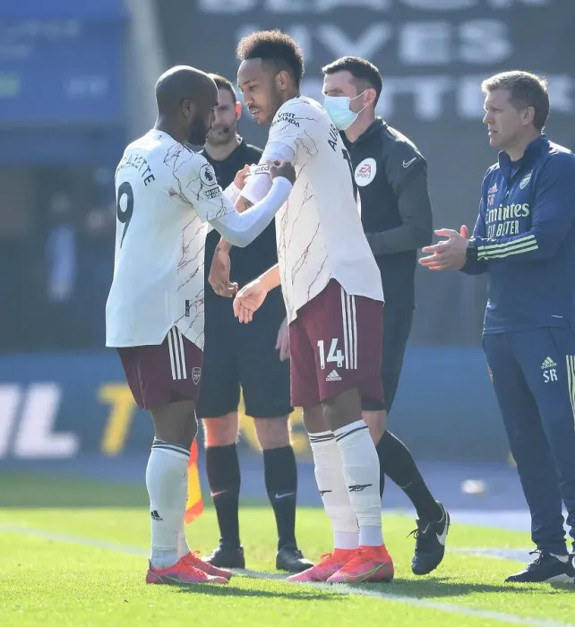 Framed Print : Arsenal's Aubameyang Receives Captain's Armband from Lacazette in Empty Leicester Stadium (Leicester City vs Arsenal, 2021) Framed Print : Arsenal's Aubameyang Receives Captain's Armband from Lacazette in Empty Leicester Stadium (Leicester City vs Arsenal, 2021)