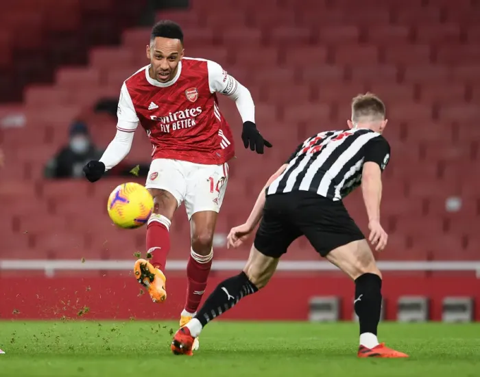 Framed Print : Arsenal's Aubameyang Scores Bend-It Goal Against Newcastle in Empty Emirates Stadium (2020-21)