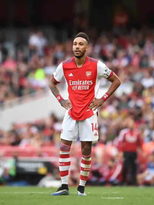 Framed Print : Arsenal's Aubameyang Scores Brace: Arsenal 3-1 Norwich City (2021-22)