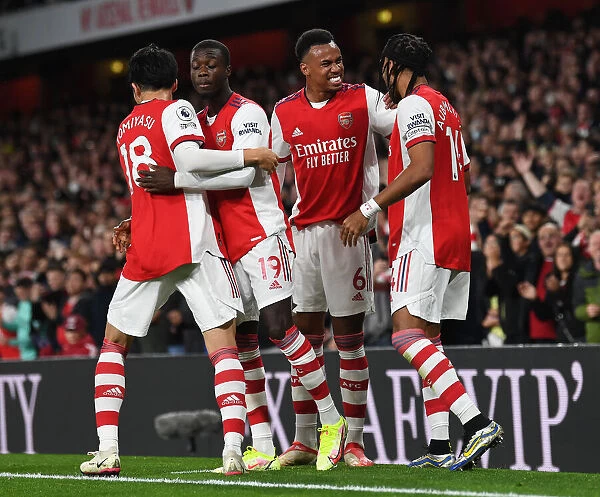 Arsenal's Aubameyang Scores First Goal Against Crystal Palace in 2021-22 Premier League