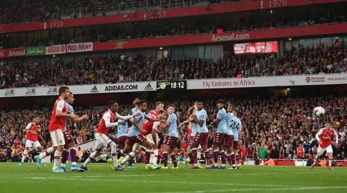 Framed Print : Arsenal's Aubameyang Scores Third Goal vs. Aston Villa (2019-20) Framed Print : Arsenal's Aubameyang Scores Third Goal vs. Aston Villa (2019-20)