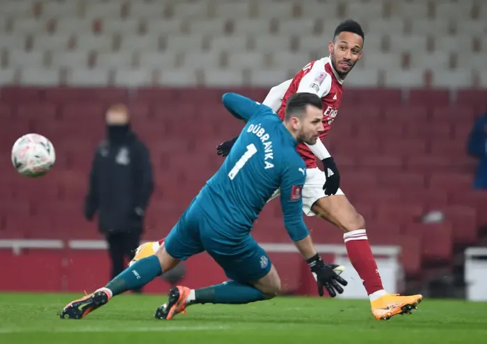 Framed Print : Arsenal's Aubameyang Scores Past Newcastle's Dubravka in FA Cup Clash