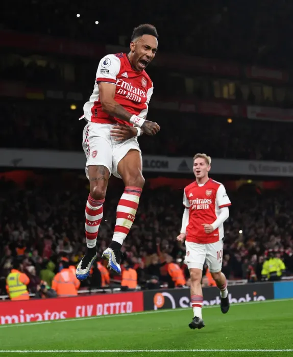 Framed Print : Arsenal's Aubameyang Scores Second Goal vs Aston Villa (2021-22) Framed Print : Arsenal's Aubameyang Scores Second Goal vs Aston Villa (2021-22)