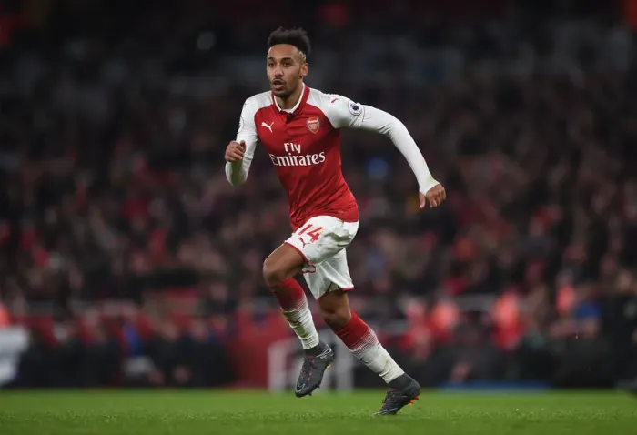 Framed Print : Arsenal's Aubameyang Scores Stunner Against Everton, 2017-18 Season