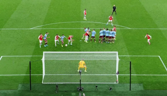 Framed Print : Arsenal's Aubameyang Scores Stunning Free-Kick: Arsenal 3-0 Aston Villa (2019-20)
