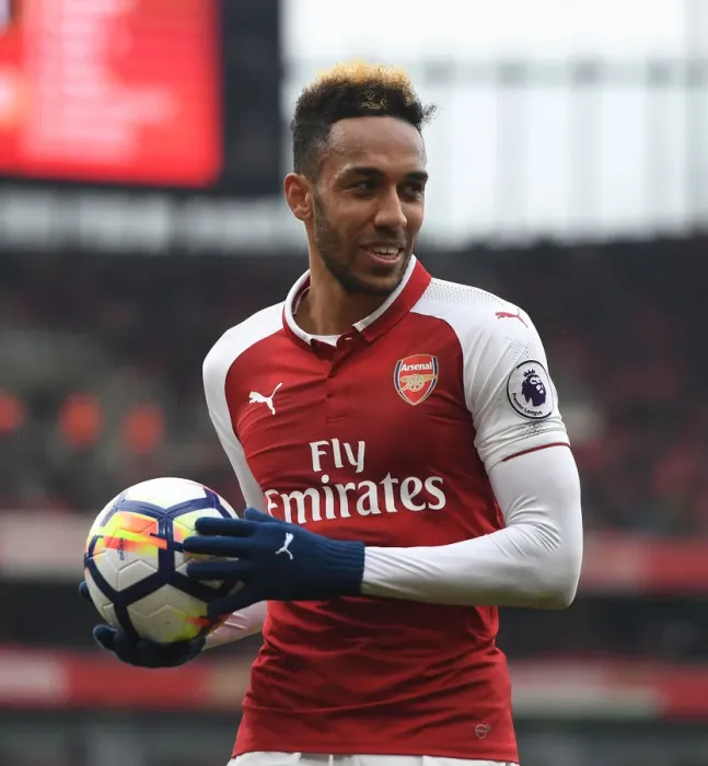 Framed Print : Arsenal's Aubameyang Scores Stunning Goals in Premier League Win vs. Southampton