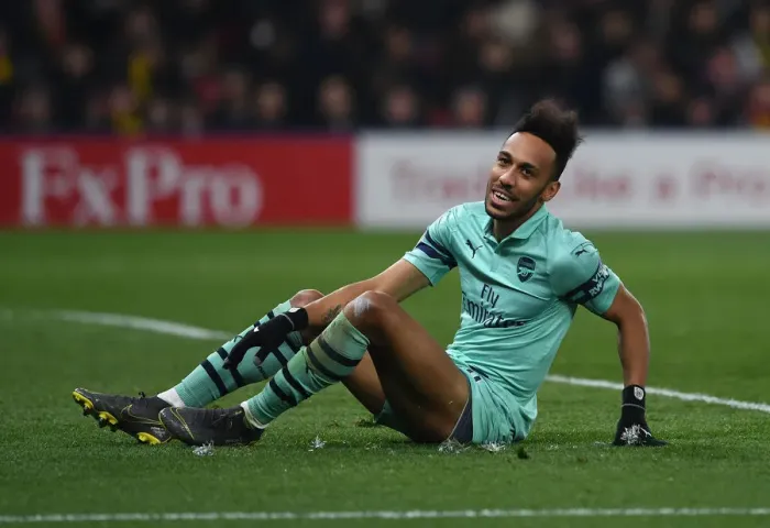 Framed Print : Arsenal's Aubameyang Scores Thriller: Premier League Victory over Watford (2018-19)