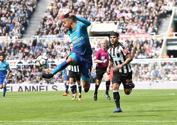 Arsenal's Aubameyang Scores Thrilling Goal: Premier League Victory at Newcastle United, 2017-18