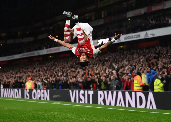 Framed Print : Arsenal's Aubameyang Scores in Victory over Crystal Palace (2021-22) Framed Print : Arsenal's Aubameyang Scores in Victory over Crystal Palace (2021-22)