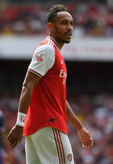 Framed Print : Arsenal's Aubameyang Stars in Arsenal vs. Olympique Lyonnais Emirates Cup Showdown (2019-20) Framed Print : Arsenal's Aubameyang Stars in Arsenal vs. Olympique Lyonnais Emirates Cup Showdown (2019-20)