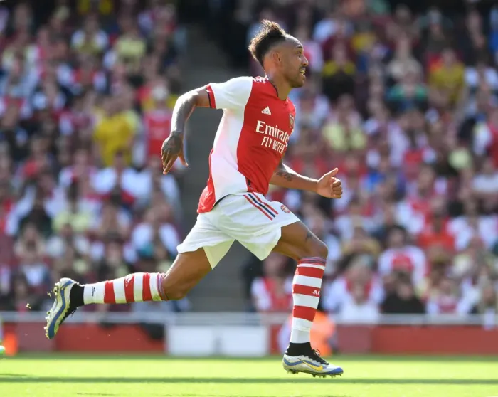 Framed Print : Arsenal's Aubameyang: Unyielding Resilience Against Chelsea Framed Print : Arsenal's Aubameyang: Unyielding Resilience Against Chelsea
