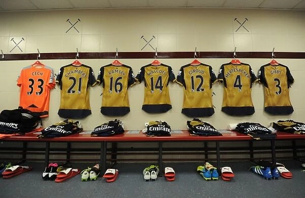 Arsenal's Away Kit Prepared for West Ham Showdown in Premier League (2015-16)
