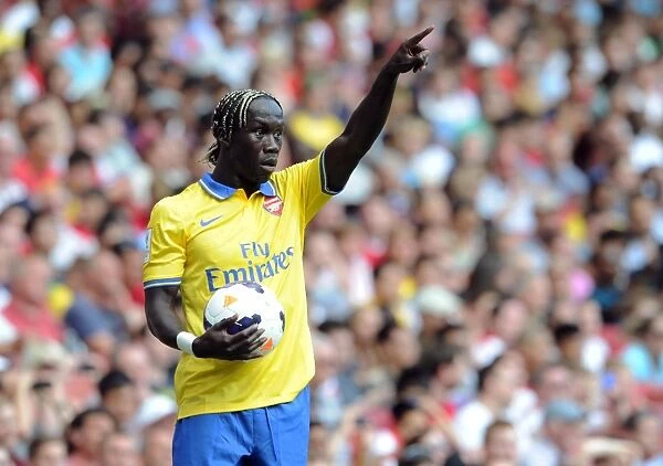 Arsenal's Bacary Sagna in Action: 2-2 Stalemate Against Napoli - Emirates Cup Day One, 2013