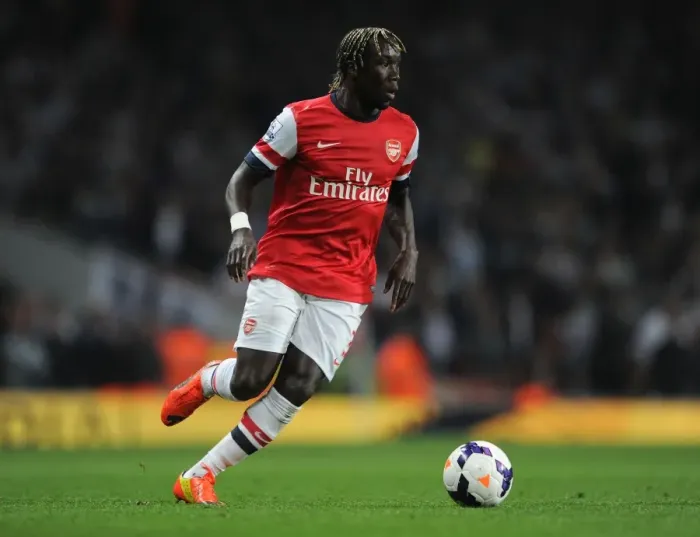 Framed Print : Arsenal's Bacary Sagna in Action Against Newcastle United (2013 / 14) Framed Print : Arsenal's Bacary Sagna in Action Against Newcastle United (2013 / 14)
