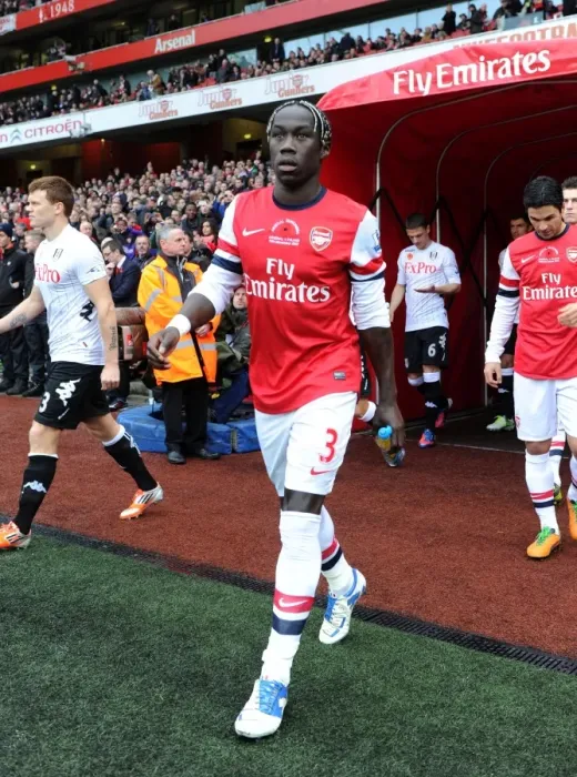 Framed Print : Arsenal's Bacary Sagna Leads Out Team Against Fulham in Premier League (2012-13) Framed Print : Arsenal's Bacary Sagna Leads Out Team Against Fulham in Premier League (2012-13)