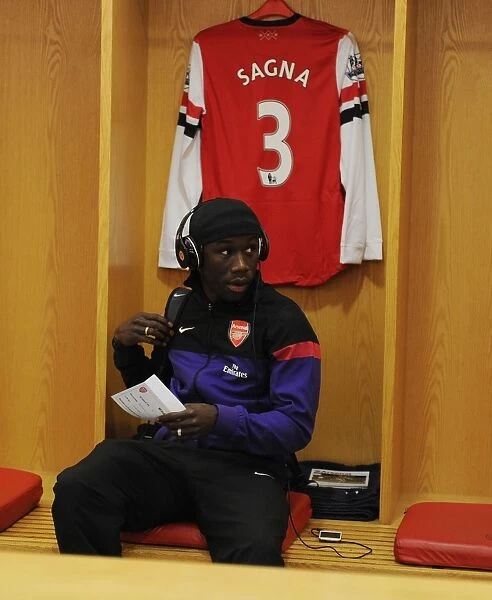 Arsenal's Bacary Sagna Ready for Arsenal v West Ham United Clash (2012-13)
