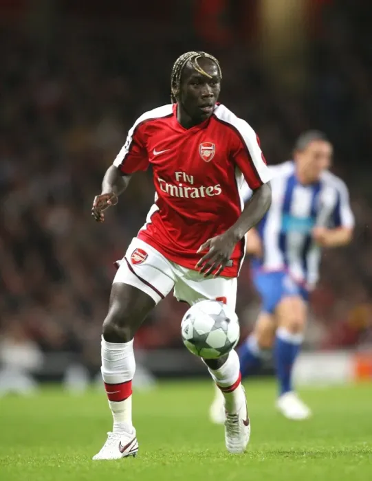 Framed Print : Arsenal's Bacary Sagna Shines: 4-0 Crush of FC Porto in Champions League Group Stage