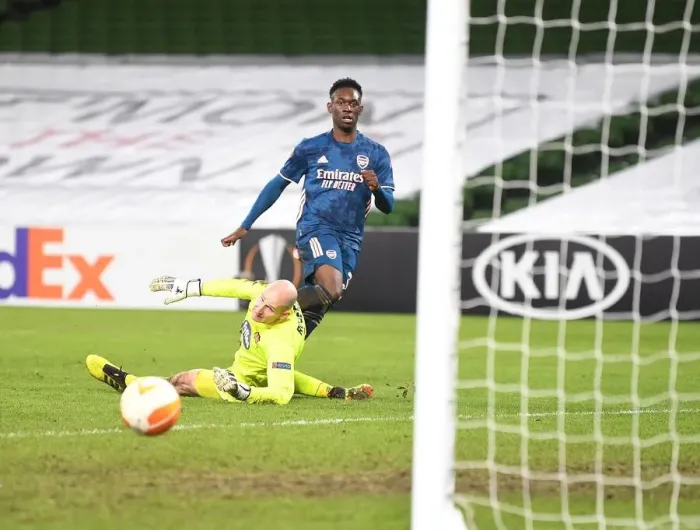 Framed Print : Arsenal's Balogun Scores Fourth in Thrashing of Dundalk in Europa League Framed Print : Arsenal's Balogun Scores Fourth in Thrashing of Dundalk in Europa League