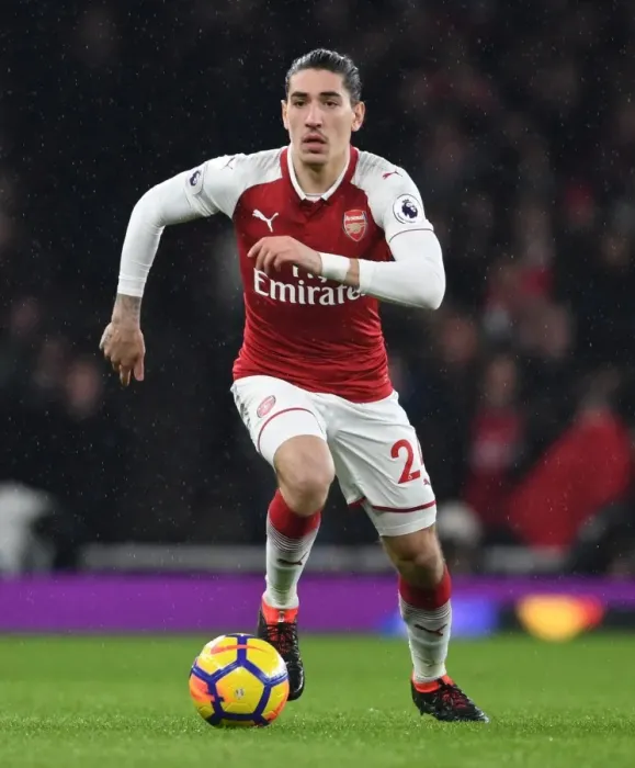Framed Print : Arsenal's Bellerin in Action against Everton - Premier League 2017-18