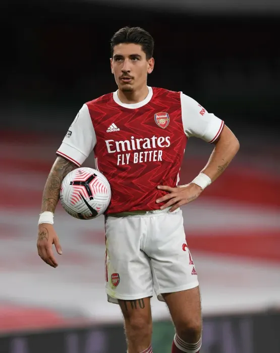 Framed Print : Arsenal's Bellerin in Action against West Ham United (2020-21) Framed Print : Arsenal's Bellerin in Action against West Ham United (2020-21)